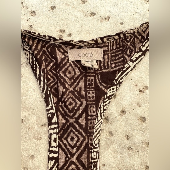 Urban Outfitters wrap dress in black and tan. Size small (fits like XS/S) - Picture 7 of 8